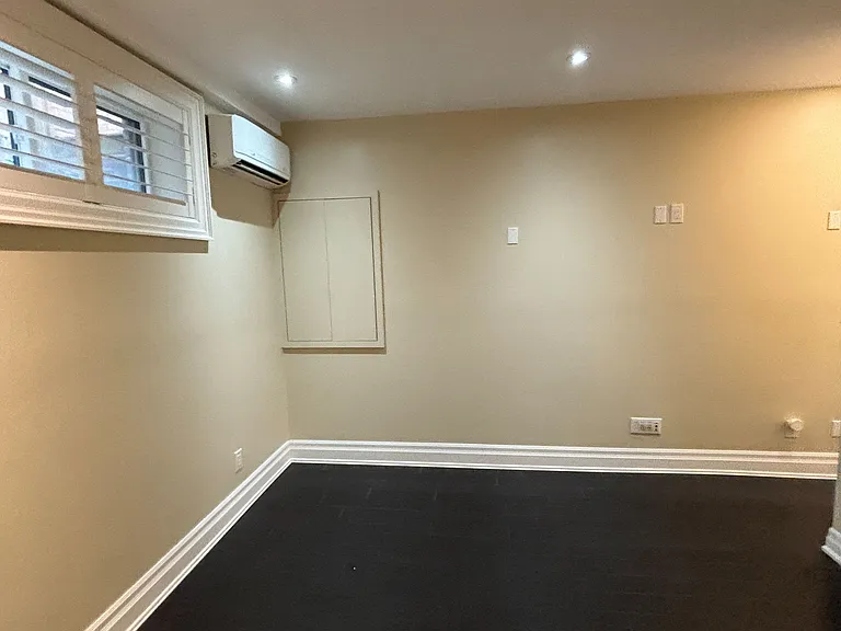 81 Chestnut Hills Pkwy #LOWER — Photo 12