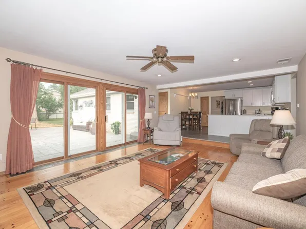 3303 S 123rd STREET, West Allis, WI 53227