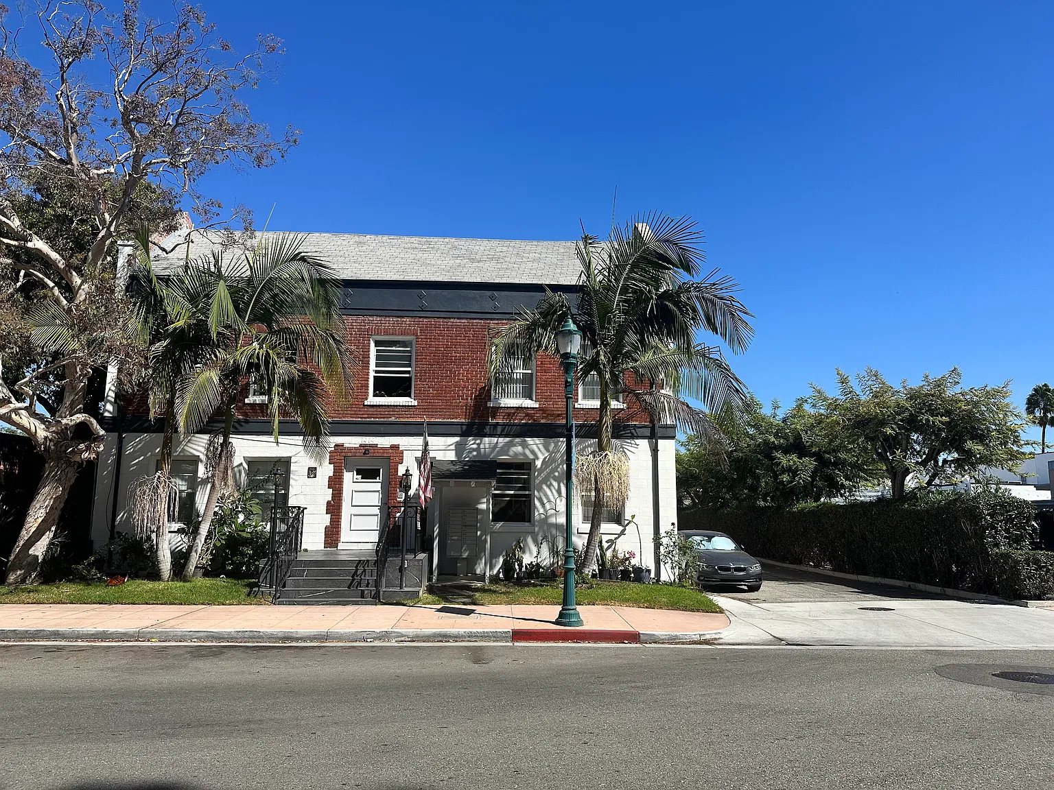 1414 Cravens Ave — Photo 1