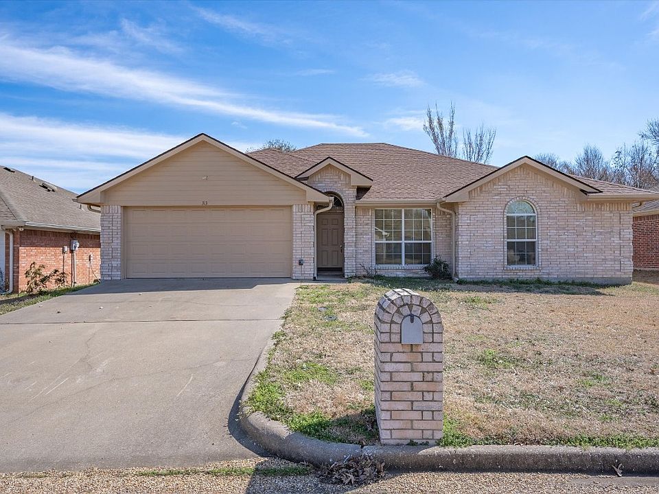 1st image of 313 River Oaks Ln