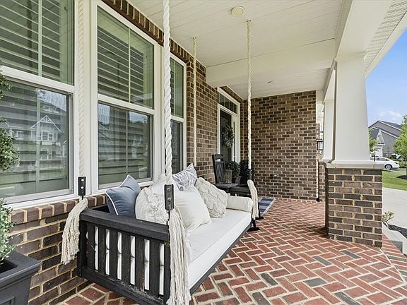 2nd image of 319 Crest Ln