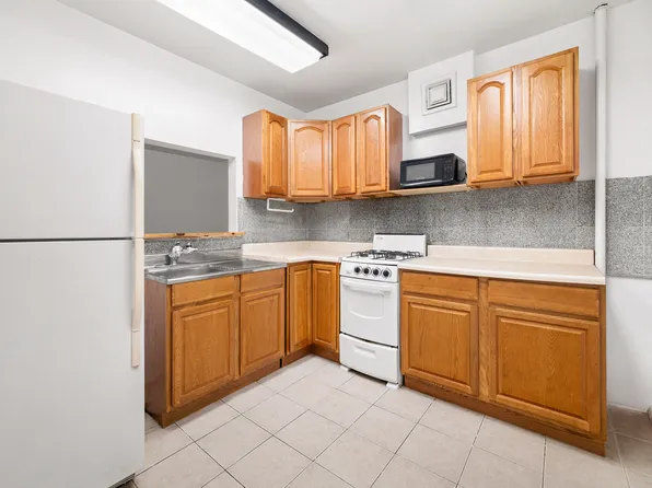 305 E 105th St, New York, NY