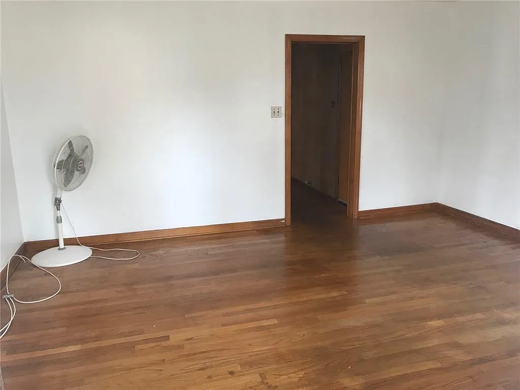 15 Florence Ave photo 1