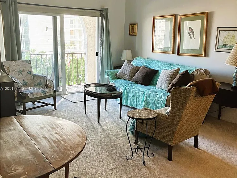 400 N Riverside Dr #501 — Photo 10
