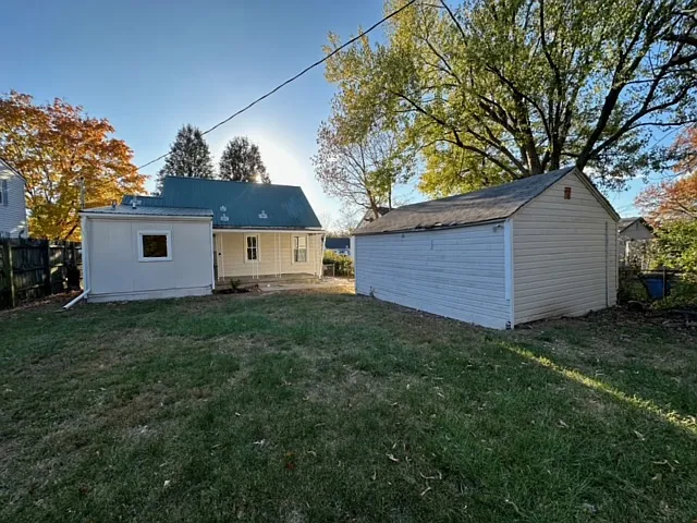 425 Meadow Park — Photo 36