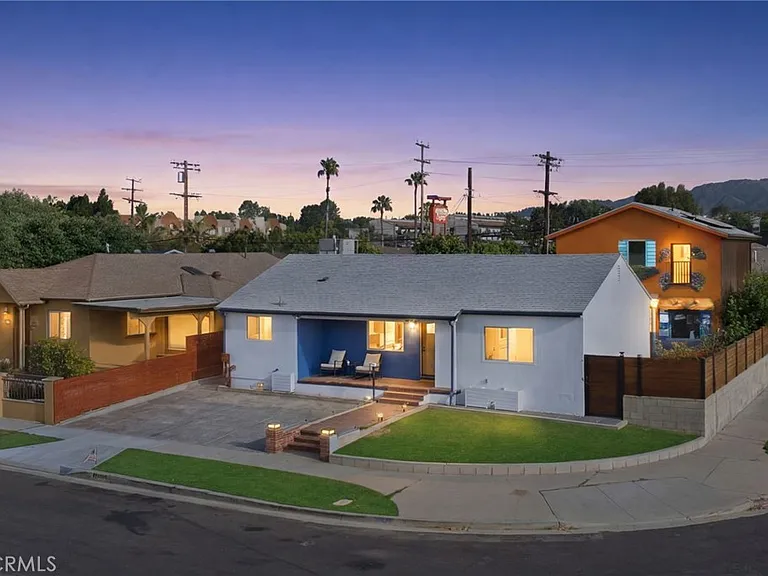 17660 Martha St — Photo 2