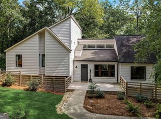 990 Pine Grove Pointe Dr, Roswell, GA 30075