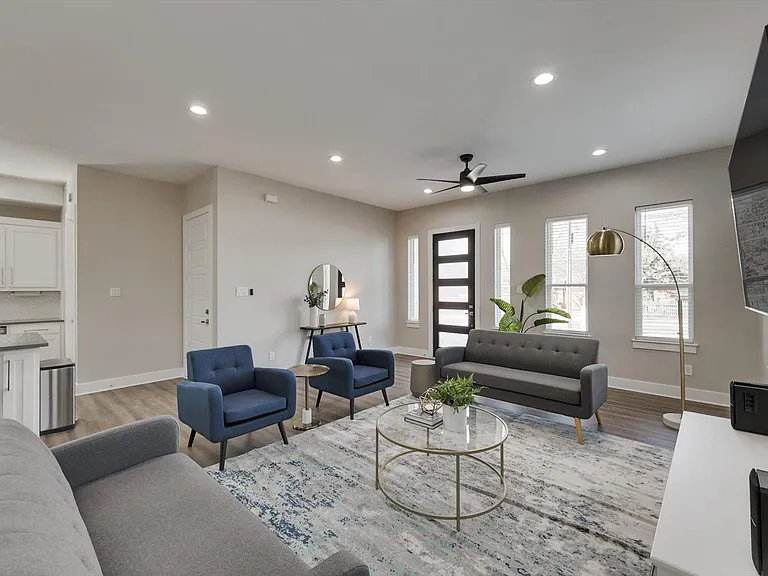 3420 Nomas St — Photo 8