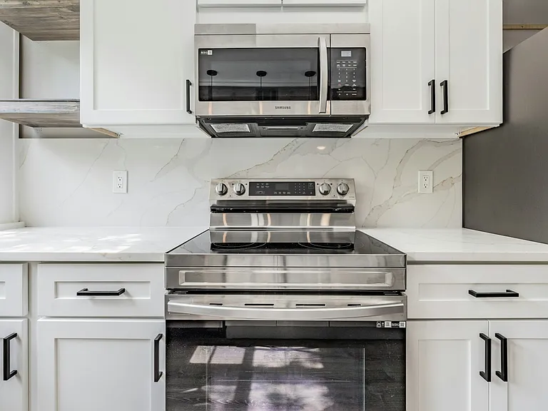 186 22nd Ave N #1 — Photo 8