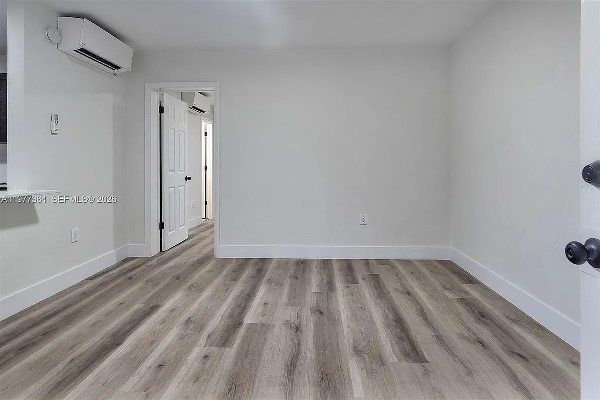 Building Photo - 4037 SW 65th Ave #11