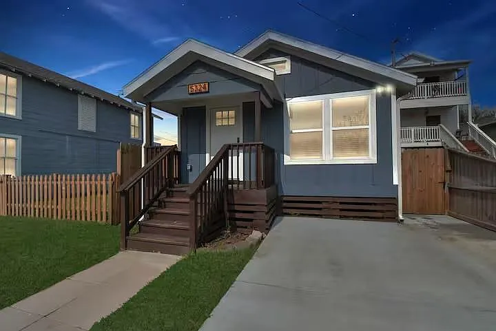 5324 Avenue L — Photo 27