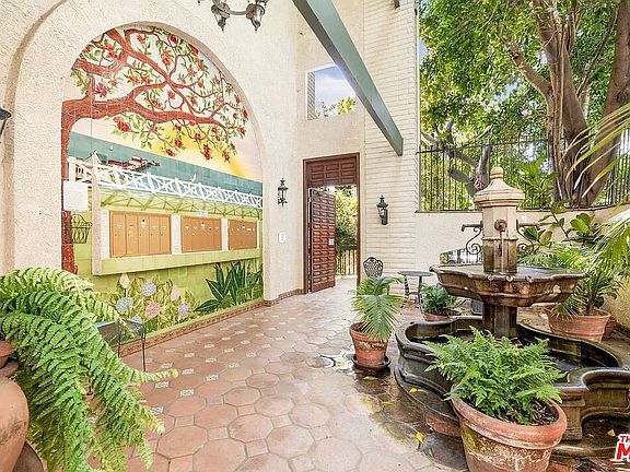 3rd image of 502 San Vicente Blvd