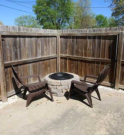 Patio w/Fire Pit
