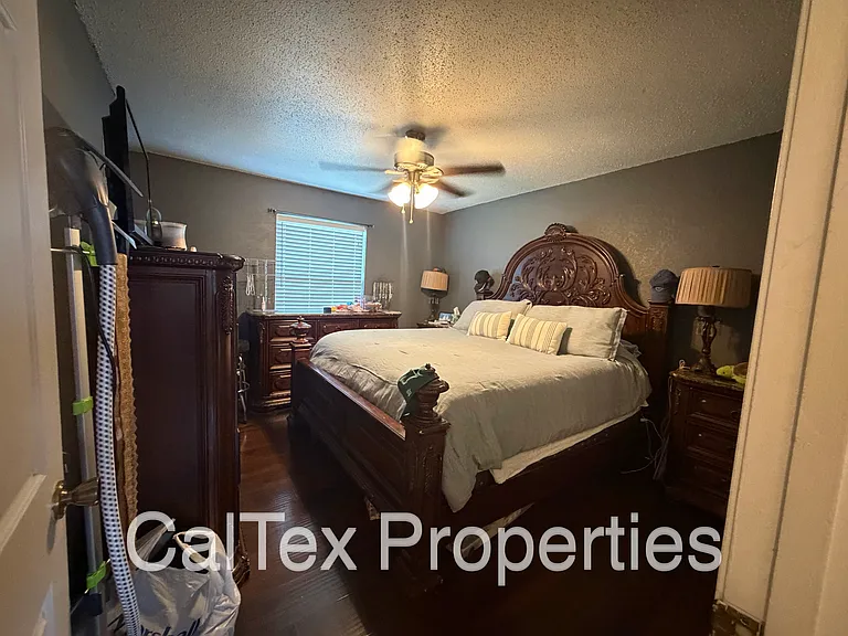 6413 Whitehurst Dr — Photo 13