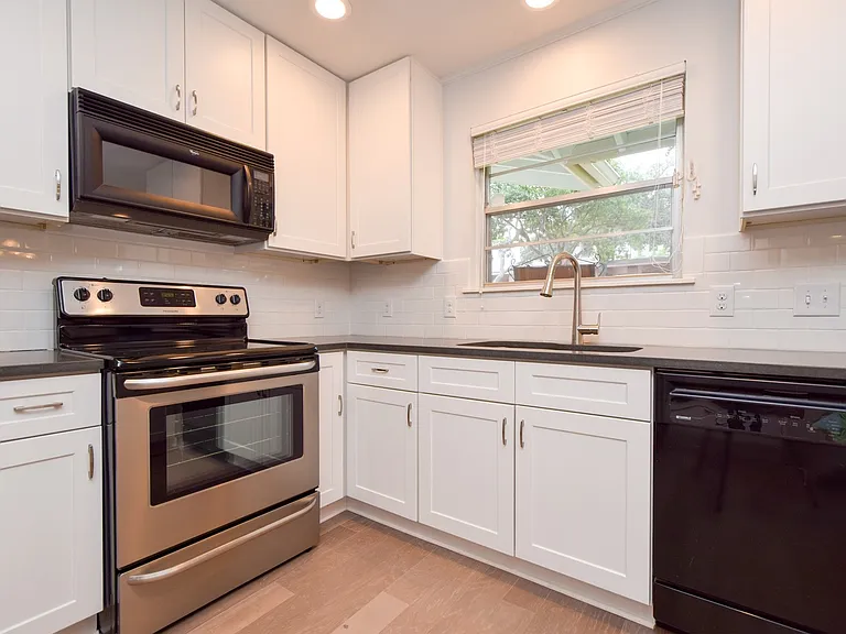 5003 Westview Dr — Photo 18