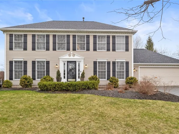 36 Valewood Run, Penfield, NY 14526