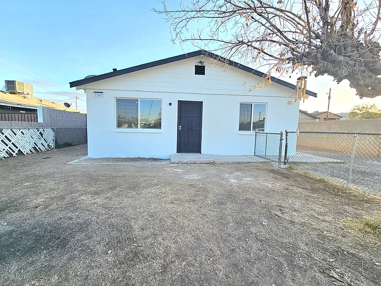 1507 W Tonto St #1 — Photo 2