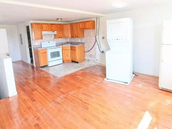 2nd image of 3143 Richmond St Floor 3