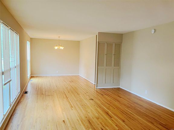 2nd image of 4015 Meadowland Dr