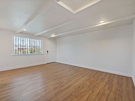 5th image of 324 S 4th St #326