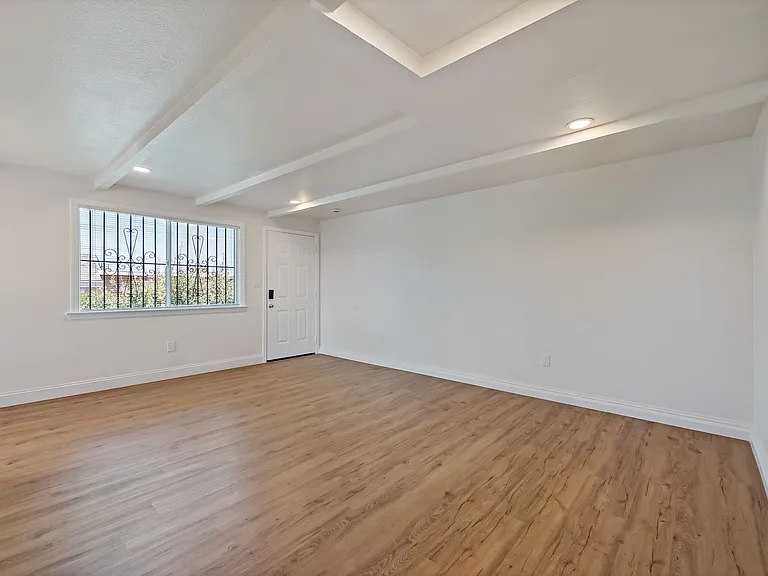 324 S 4th St #326 — Photo 5