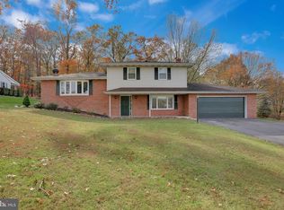 11725 Woodlea Dr, Waynesboro, PA 17268