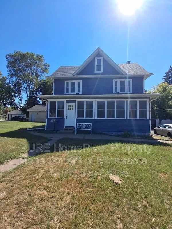 2 bed, 1.0 bath, $1,400 — Photo 1