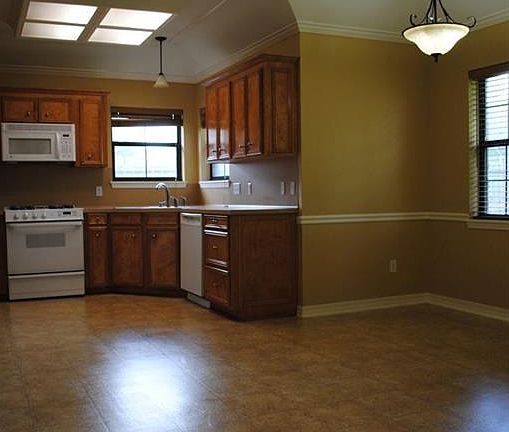 3rd image of 1668 Williamsburg Dr