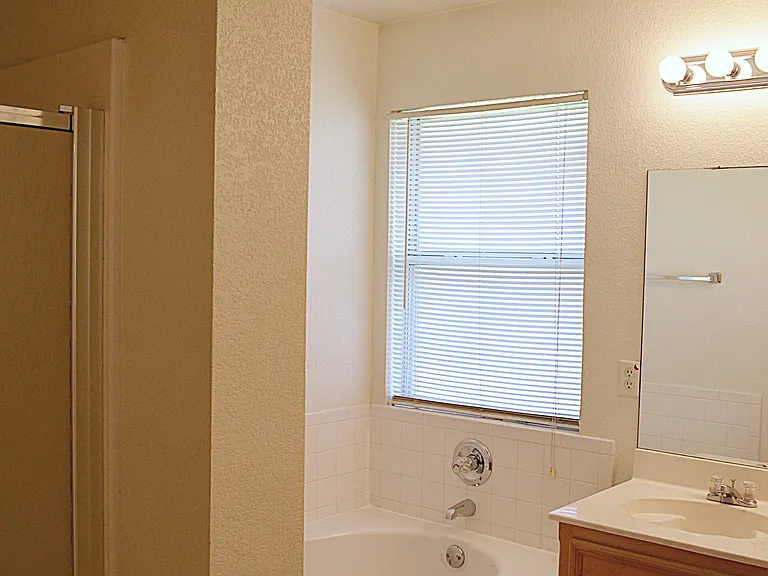 5802 Venetian Ct — Photo 24