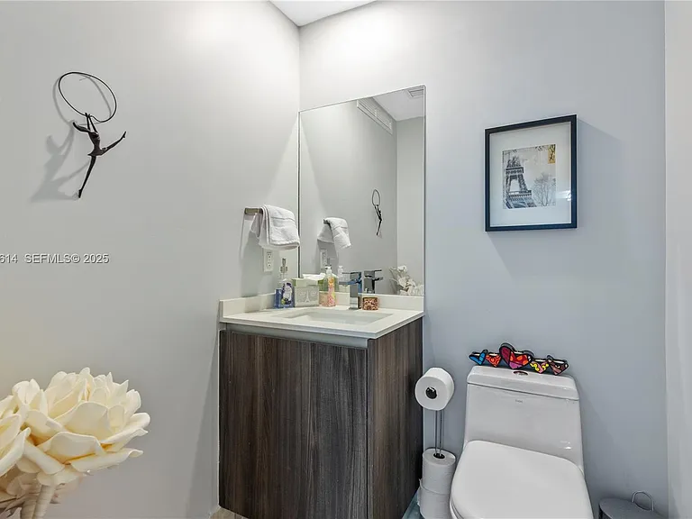 488 NE 18th St #908 — Photo 10