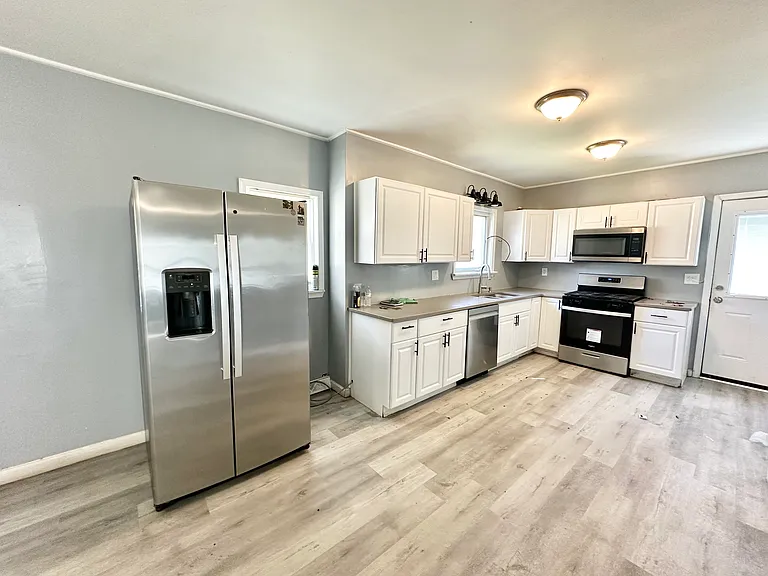 26 Townsend Ave — Photo 6