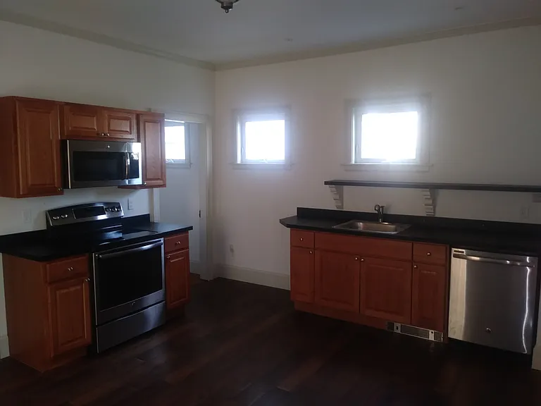 76 South St #1A — Photo 7