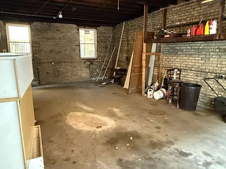 446 N Aberdeen St — Photo 2