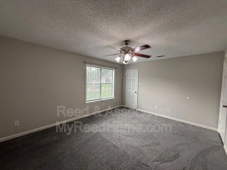 3040 Delvan Cv — Photo 9