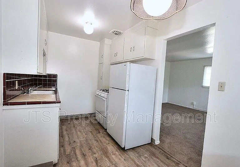 4439 V St #6 — Photo 27