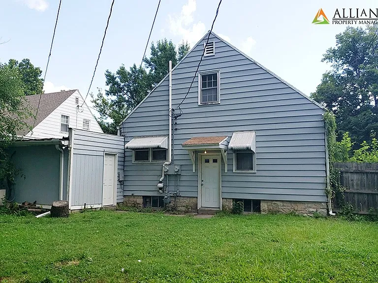 Eighth St 819 N. A & B — Photo 3