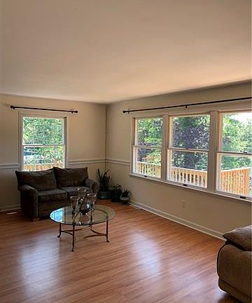 2nd image of 29 Lincoln Dr