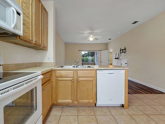 5th image of 5C Old Courthouse Way #C