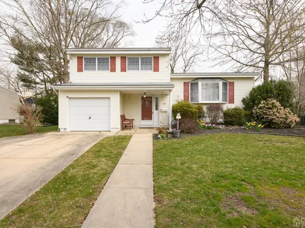 46 York St, Old Bridge, NJ 08857