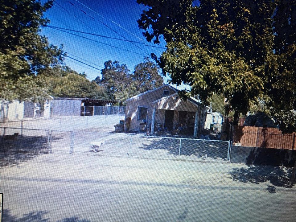 2nd image of 531 E 5th St