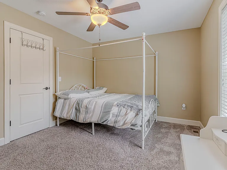 4319 Aspen Dr — Photo 17