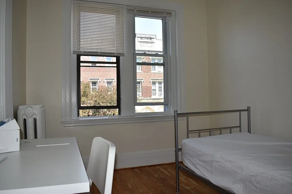 16 Glenville Avenue - 2 (Ro... — Photo 2