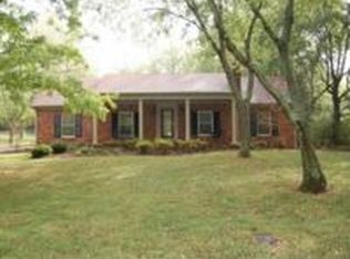 1023 Lakeshore Dr, Gallatin, TN 37066