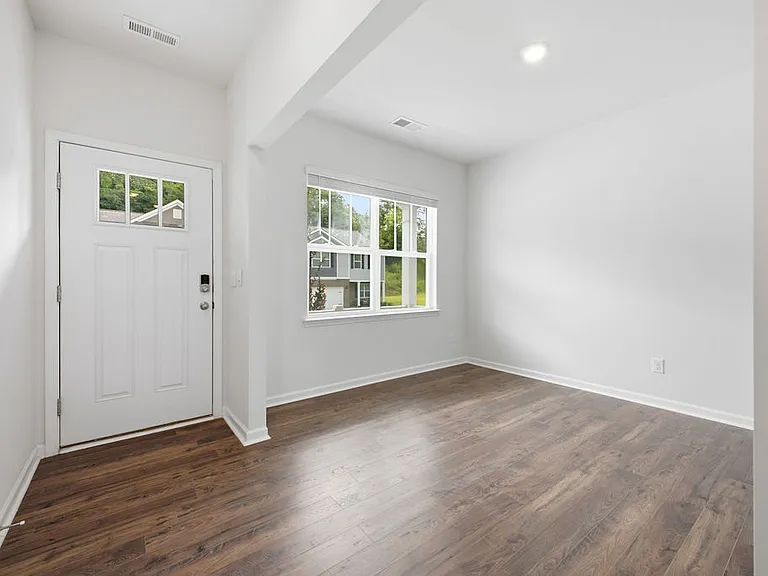 560 Country Oak Dr — Photo 9