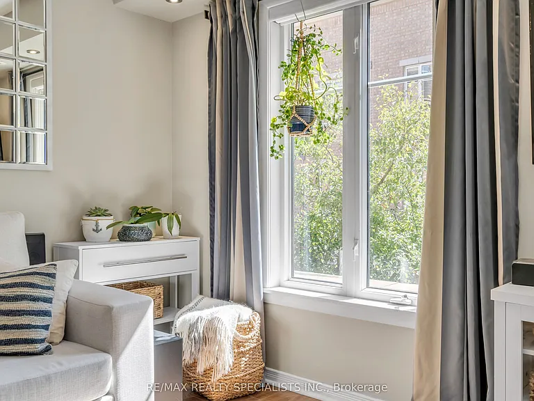 54 E Liberty St #1013 — Photo 18