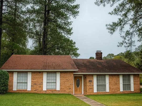 402 Longstreet Rd, Pineville, LA 71360