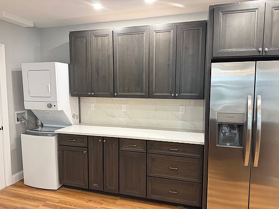 4th image of 18 Webster St #16