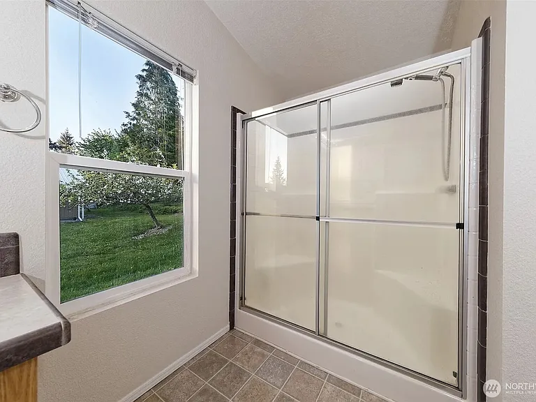 221 SE Fuchsia Ave — Photo 7