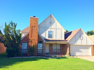 920 Meadowdale Rd, Arlington, TX 76017