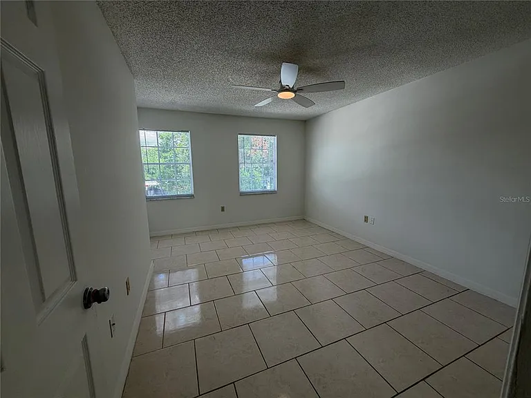 850 E Lime St #7 — Photo 20